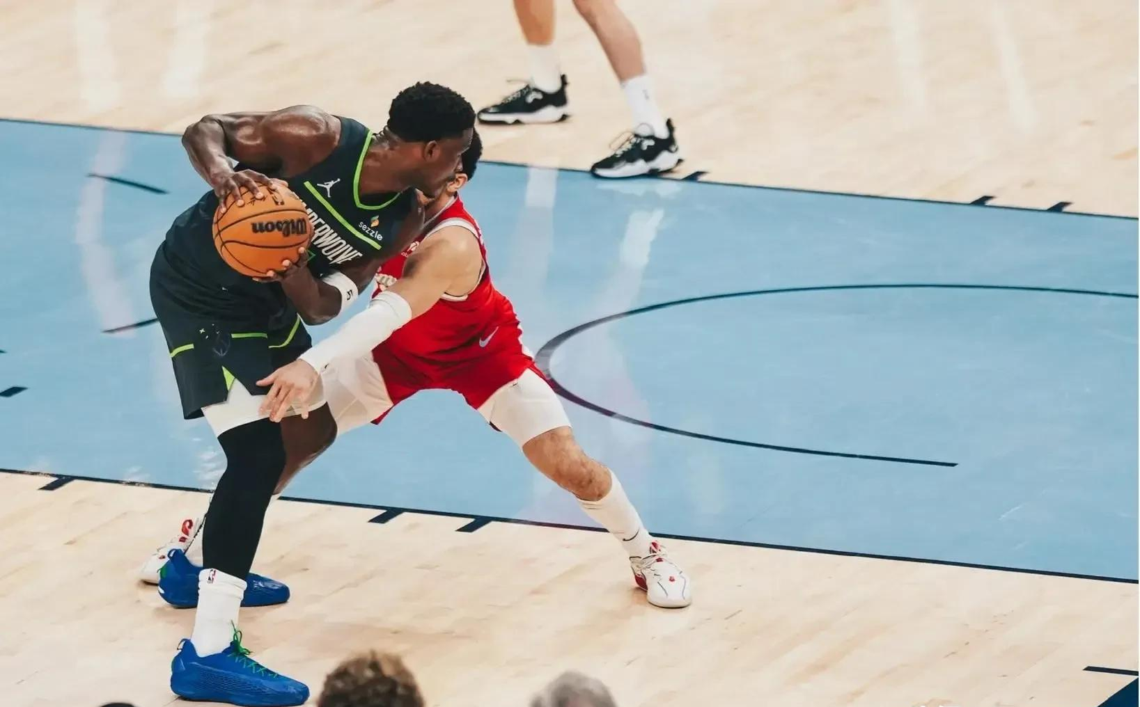 灰熊力克鹈鹕，拉文关键制胜