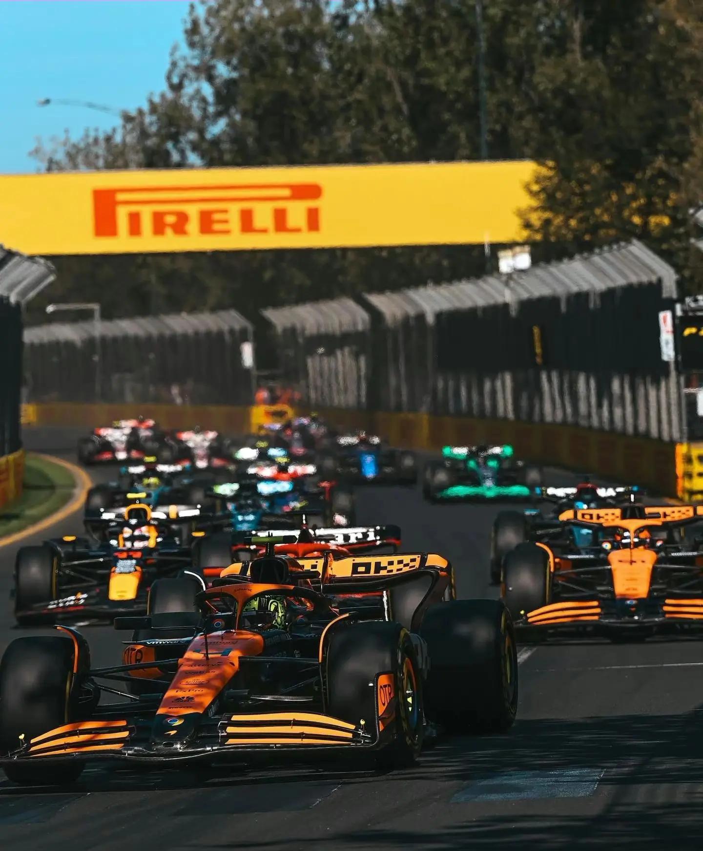 梅赛德斯险胜法拉利，汉密尔顿高光表现