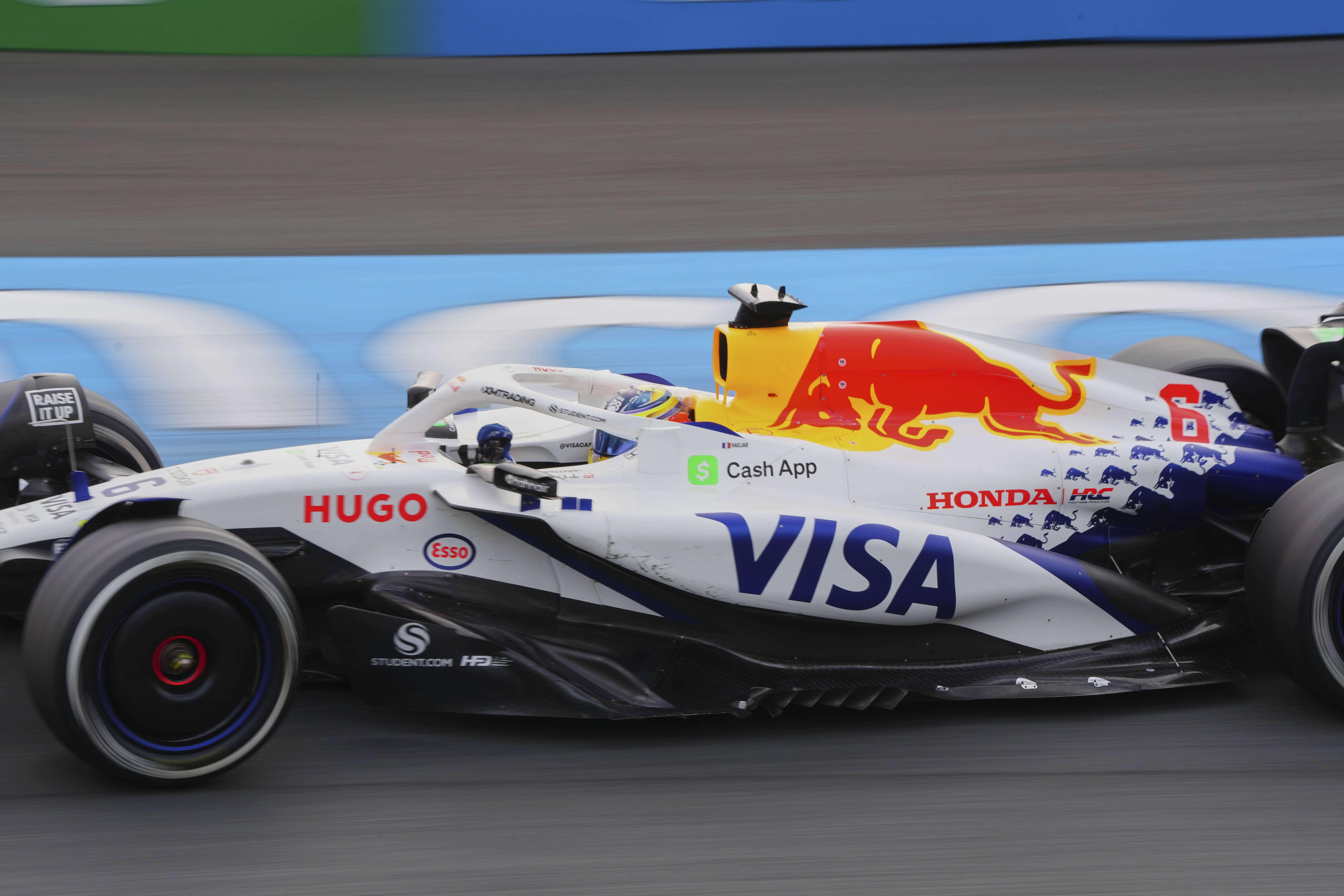 红牛二队逆转索伯车队，皮亚斯特里刷新纪录