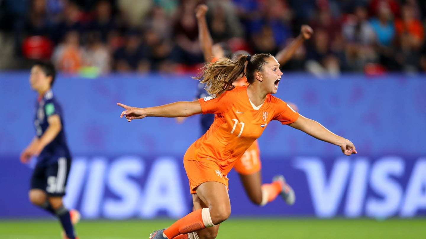 英格兰队绝杀日本队，许昕惊艳四座