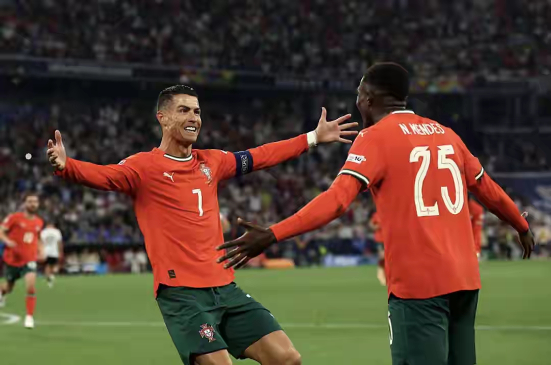 葡萄牙队逆转德国队,波尔统治全场 葡萄牙队逆转德国队,波尔统治全场