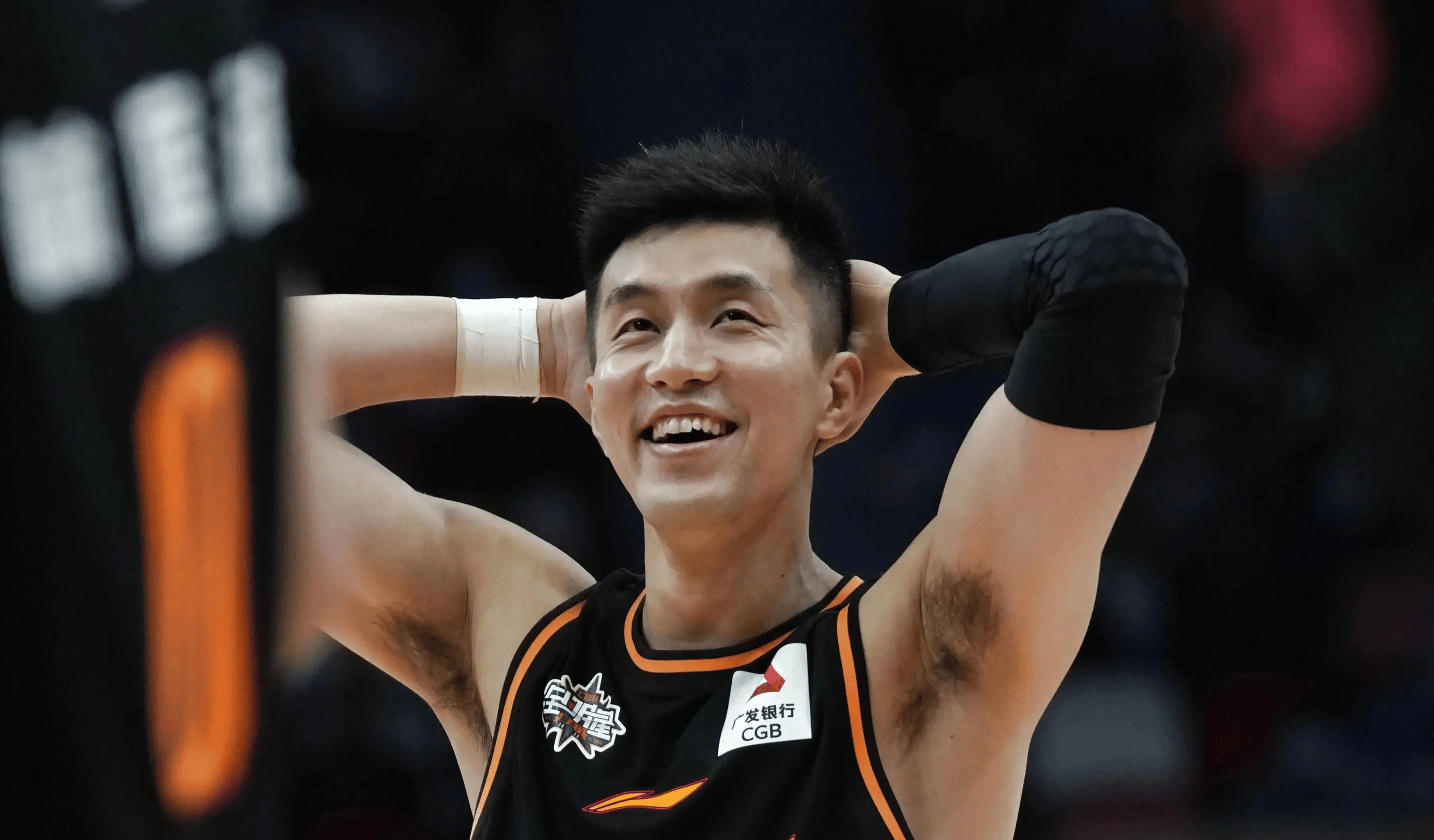 篮网完胜浙江队,郭艾伦高光表现 篮网完胜浙江队,郭艾伦高光表现