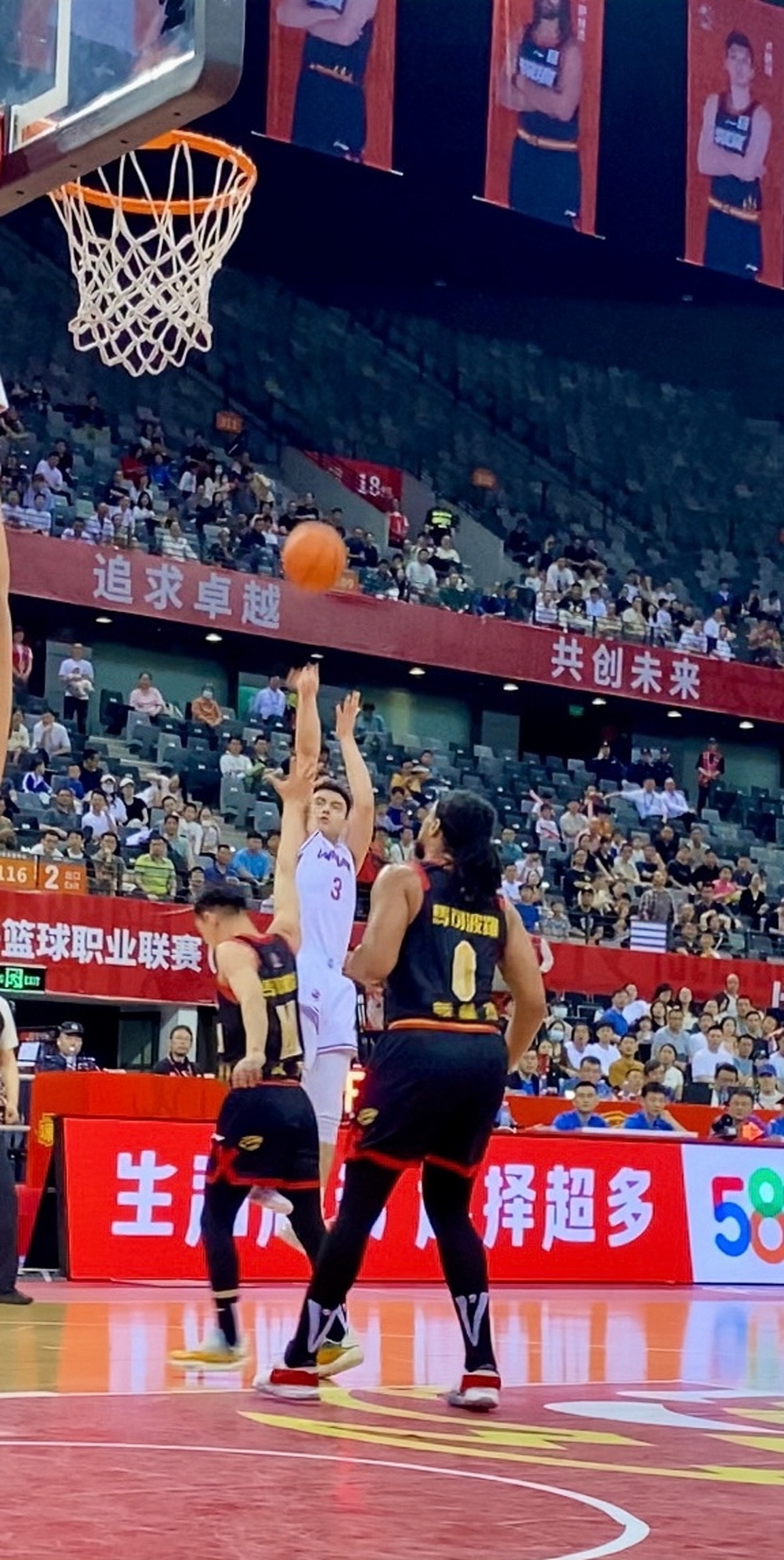 深圳队碾压广东队,恩比德统治全场 深圳队碾压广东队,恩比德统治全场