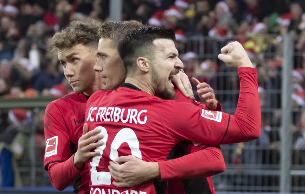 迈凯伦完胜红牛二队，周冠宇状态火热