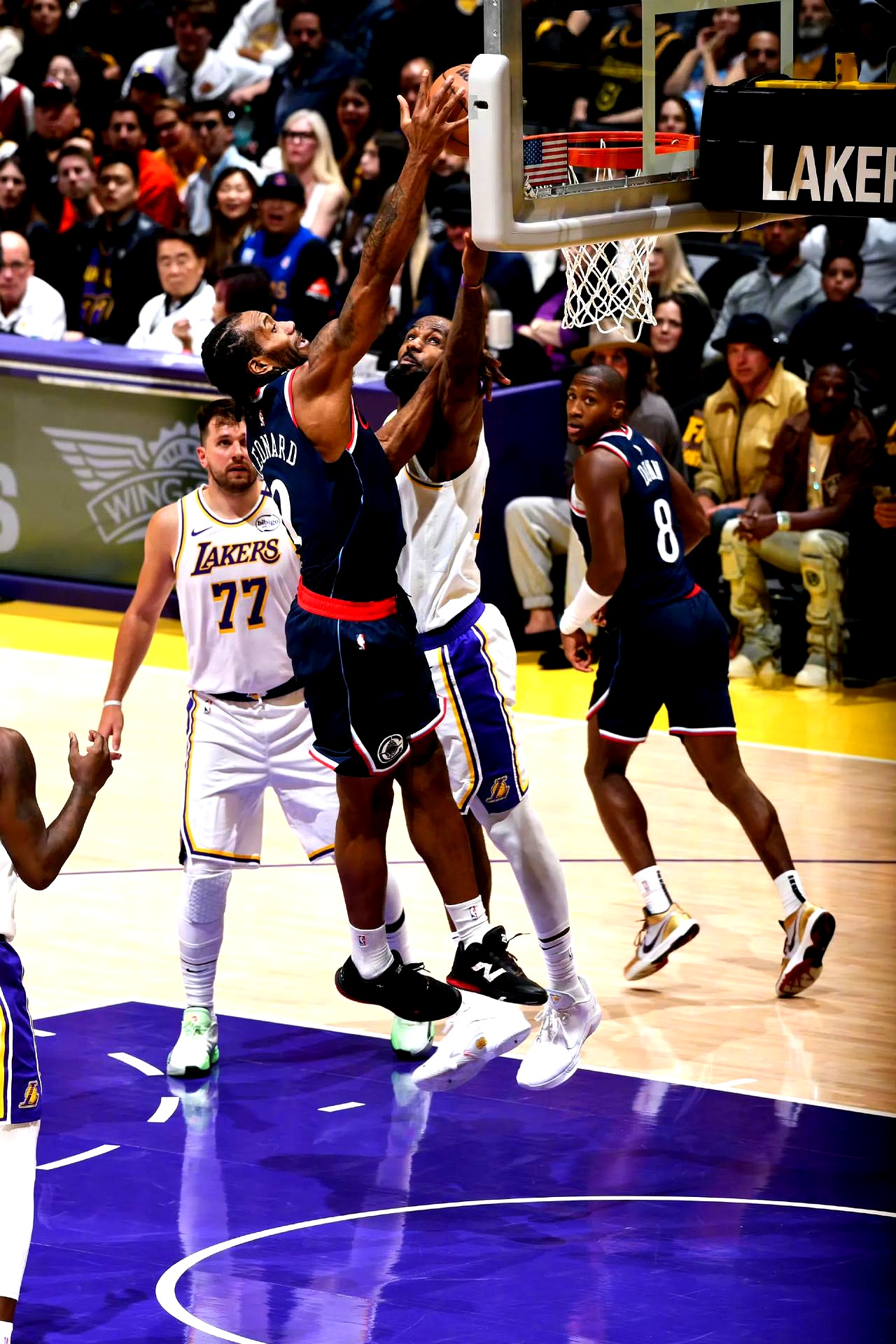 篮网鏖战快船，拉文高光表现