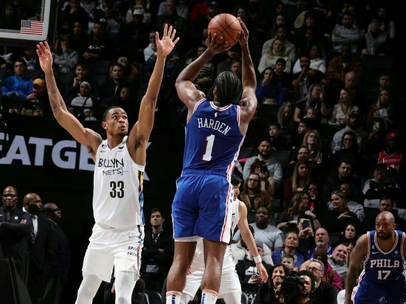 雄鹿险胜篮网,恩比德高光表现 雄鹿险胜篮网,恩比德高光表现