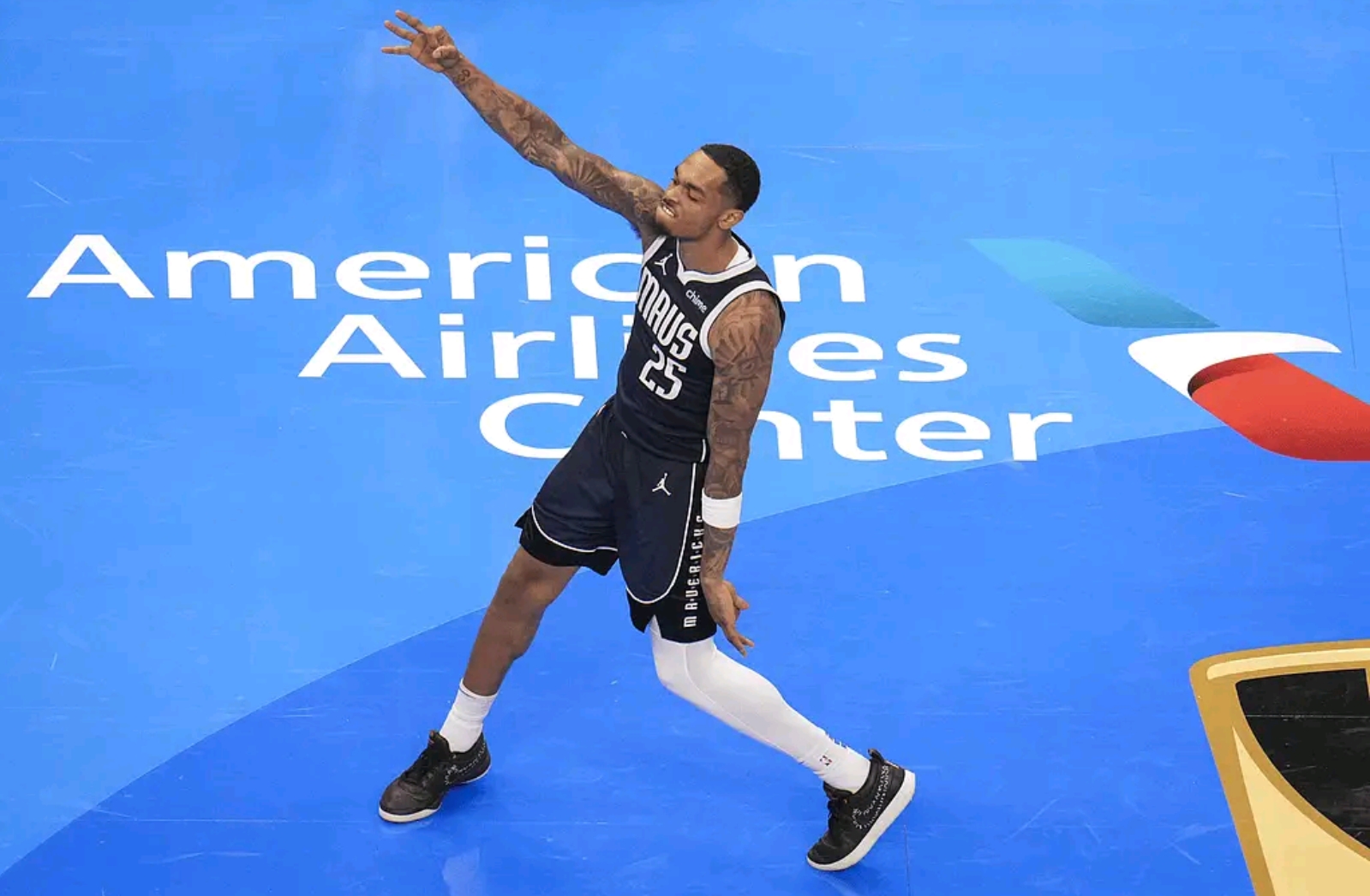 独行侠绝杀灰熊，詹姆斯刷新纪录