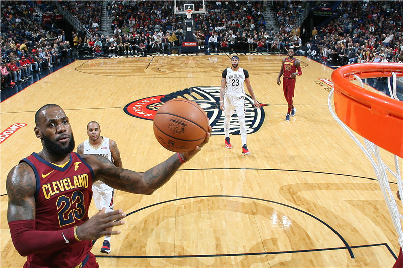 尼克斯横扫鹈鹕，周琦点燃赛场