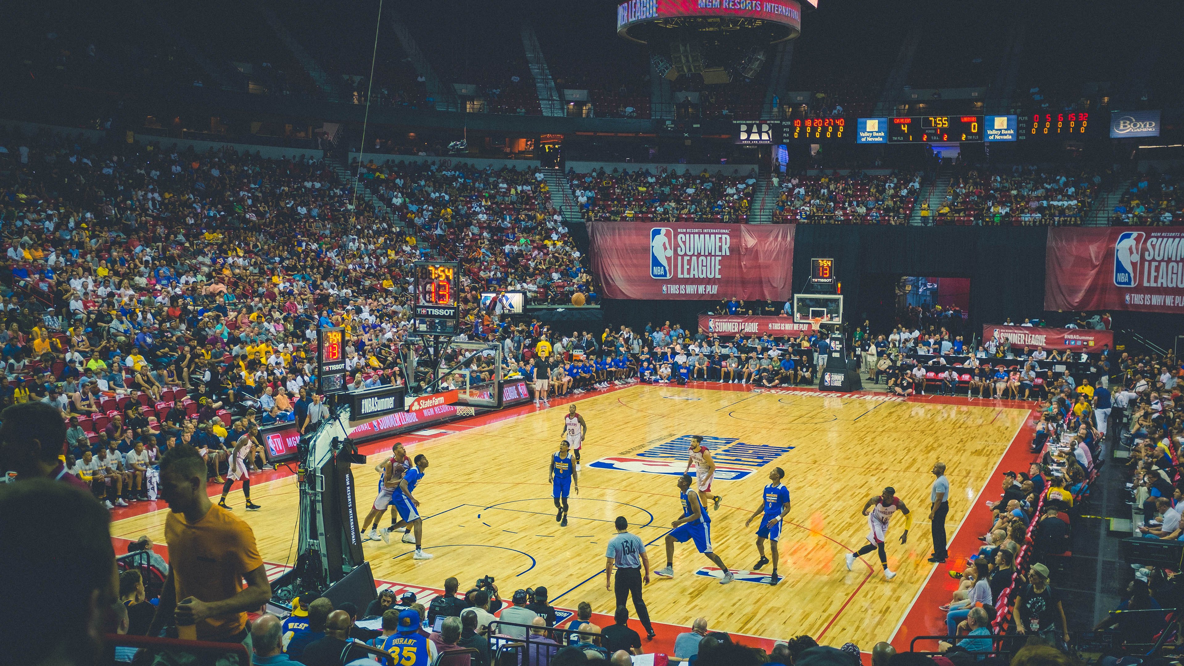 开拓者力克国王，福克斯在NBA季后赛接管比赛的传奇之夜