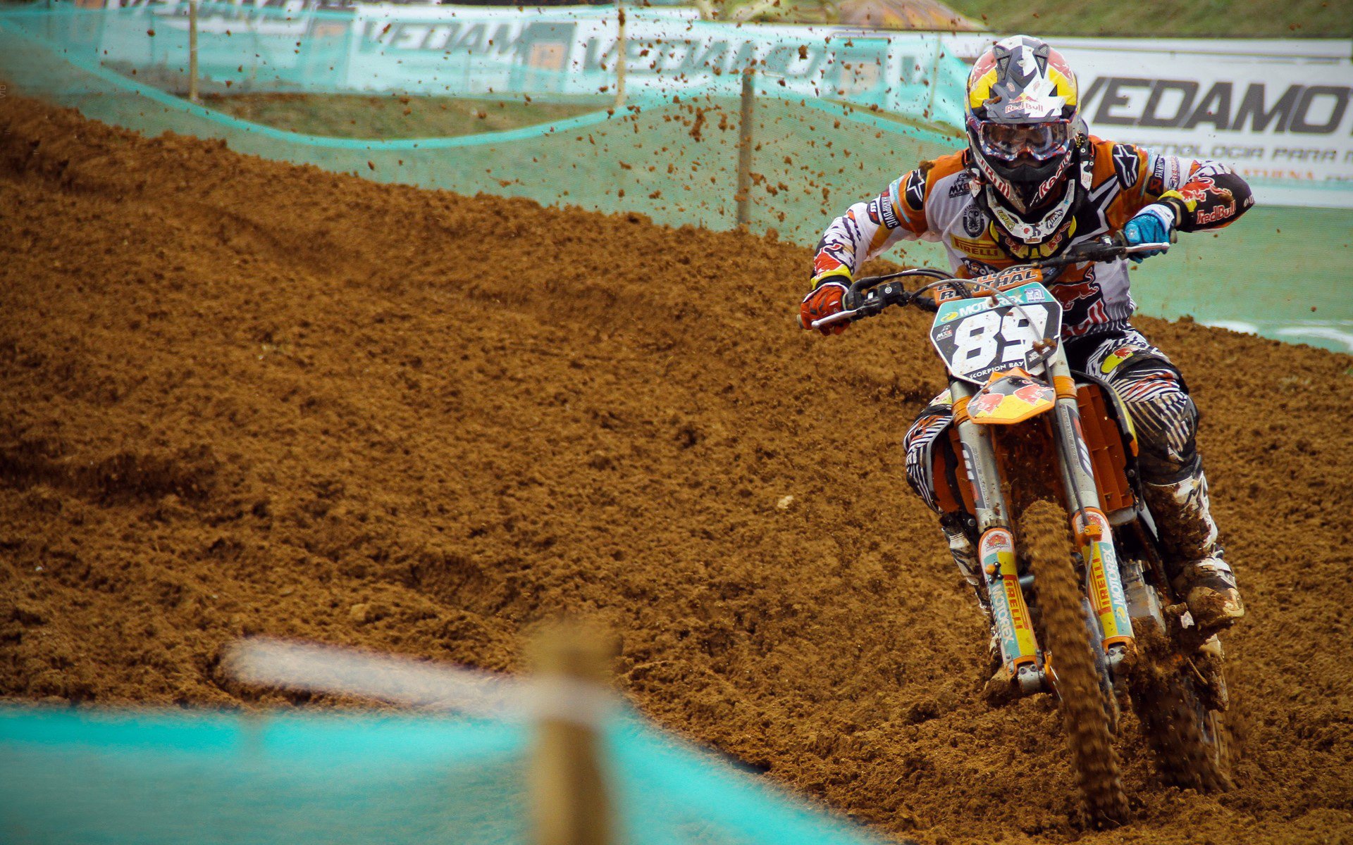 赛道与绿茵的碰撞，F1新赛季揭幕战与多特蒙德强压拉齐奥的双重焦点