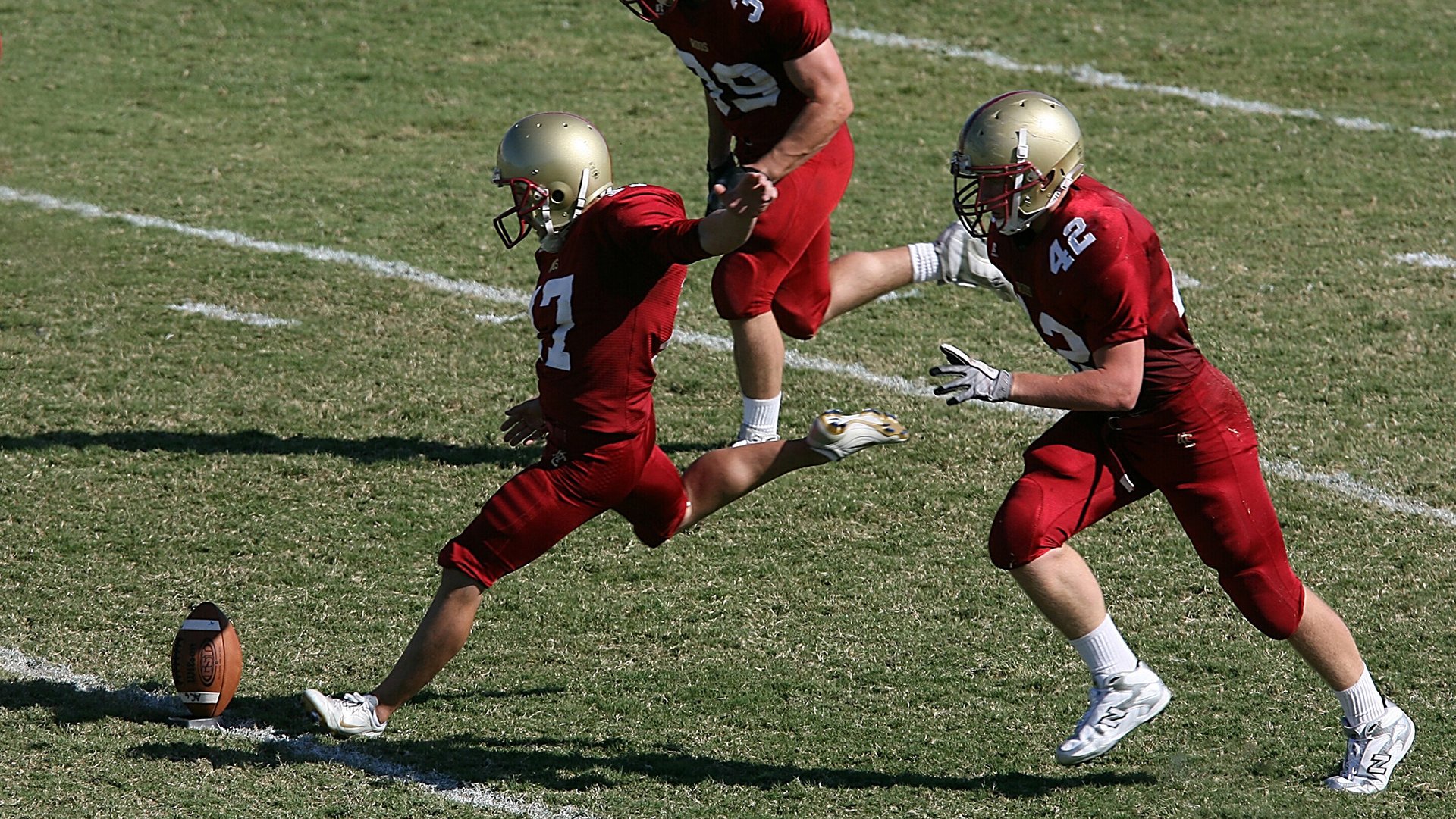 东决关键战焦点战，乌克兰强势晋级丹麦，体育精神超越国界